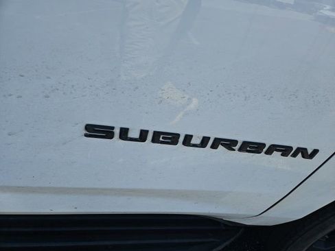 Used 2023 Chevrolet Suburban LT w/ LT Signature Package image 10