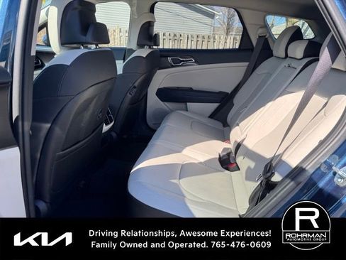 Used 2024 Kia Sportage EX w/ EX Premium Package image 9
