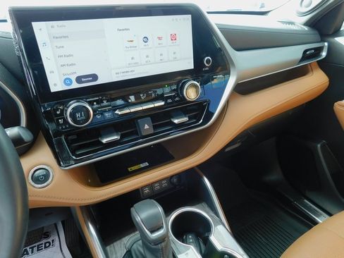 Used 2023 Toyota Highlander Platinum image 33