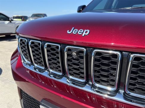 Used 2024 Jeep Grand Cherokee Limited 4xe w/ Luxury Tech Group II image 5