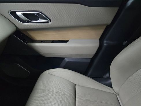 Used 2018 Land Rover Range Rover Velar R-Dynamic SE image 44