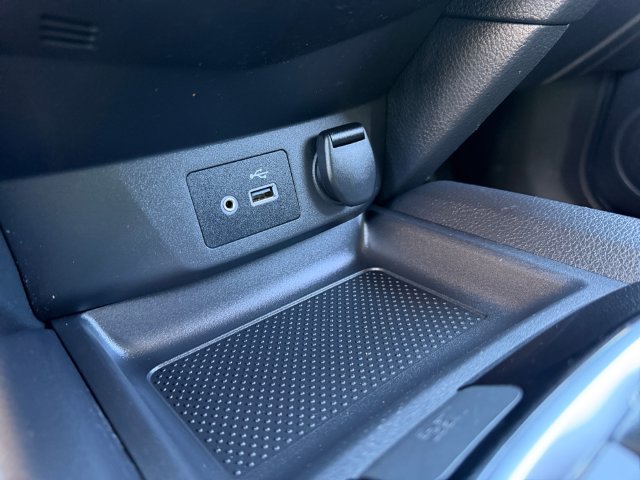 Used 2018 Nissan Rogue SV w/ Premium Package FWD image 29