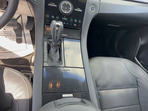 Used 2014 Ford Taurus Limited w/ Equipment Group 301A FWD image 22