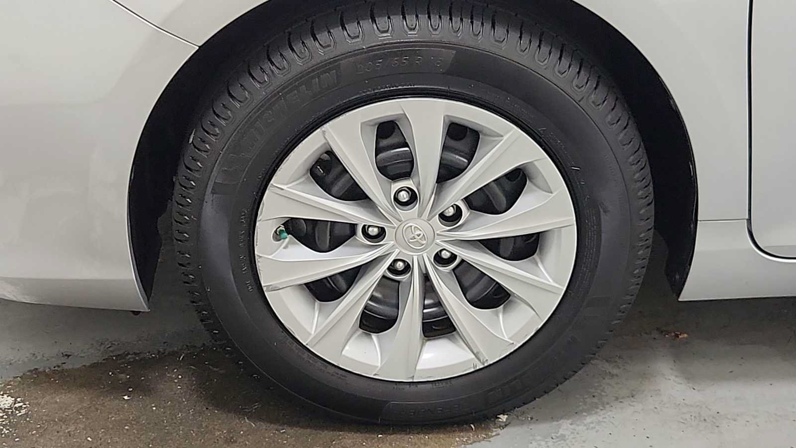 Certified 2016 Toyota Camry LE FWD image 10