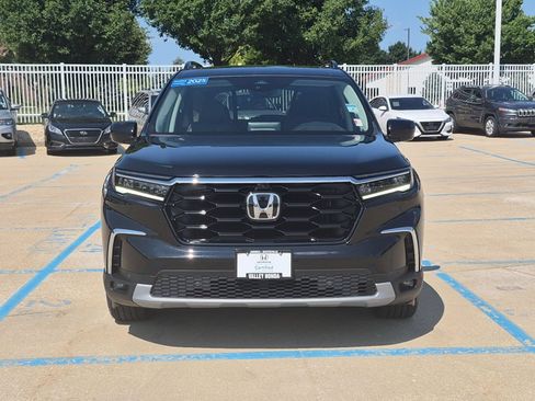 Used 2025 Honda Pilot Elite image 3