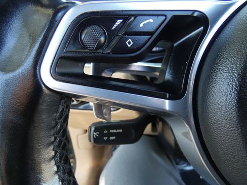 Used 2018 Porsche Macan Sport Edition image 71