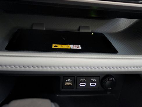 Certified 2024 Toyota Highlander XLE image 49