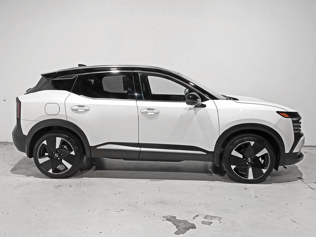 Certified 2025 Nissan Kicks SR AWD/4WD image 7