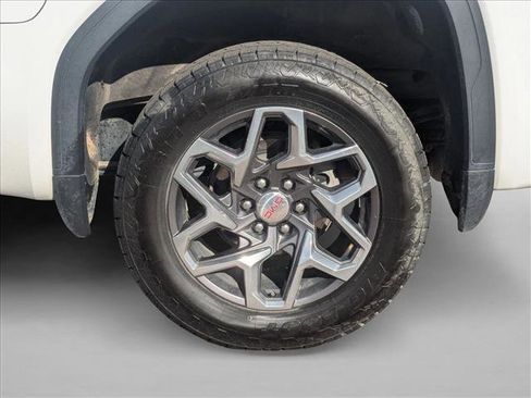 Used 2023 GMC Sierra 1500 SLT w/ SLT Premium Plus Package image 21