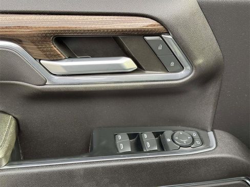 Used 2023 Chevrolet Silverado 1500 LT w/ Z71 Off-Road Package image 18