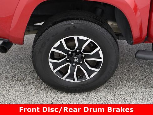 Used 2021 Toyota Tacoma TRD Sport w/ Technology Package image 6