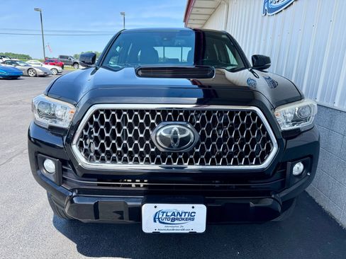 Used 2019 Toyota Tacoma TRD Sport AWD/4WD image 6