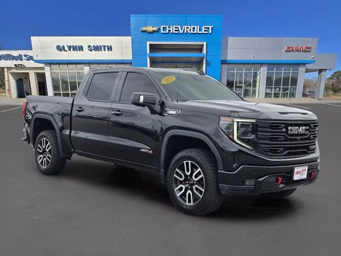 Used 2023 GMC Sierra 1500 AT4 w/ Technology Package AWD/4WD image 5