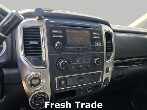 Used 2017 Nissan Titan SV AWD/4WD image 13
