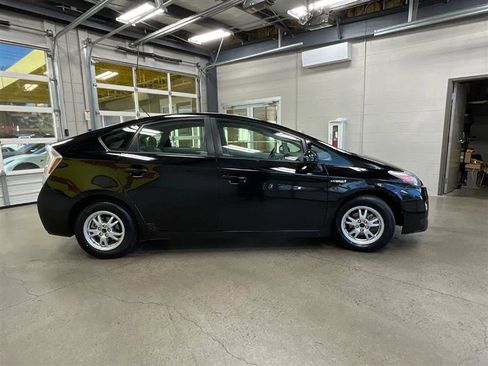 Used 2010 Toyota Prius Two image 6