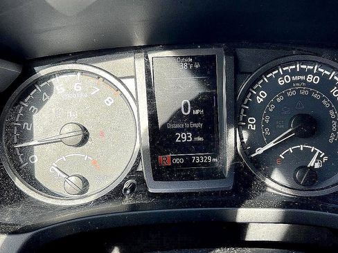 Used 2019 Toyota Tacoma TRD Off-Road image 18