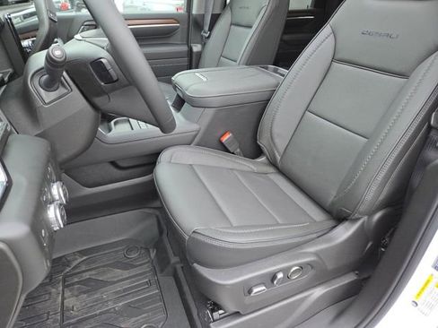 New 2026 GMC Sierra 3500 Denali w/ Denali Reserve Package image 37