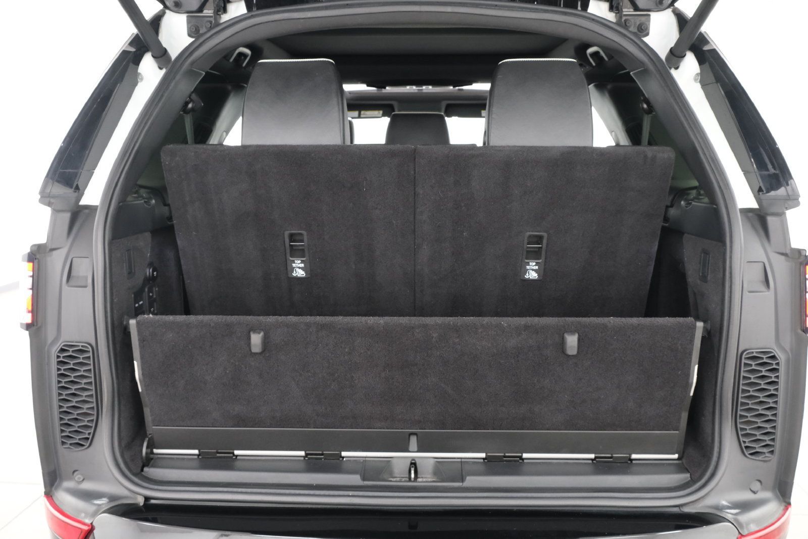 Used 2019 Land Rover Discovery HSE Luxury AWD/4WD image 39