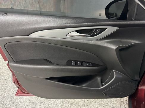 Used 2019 Buick Regal Preferred image 9