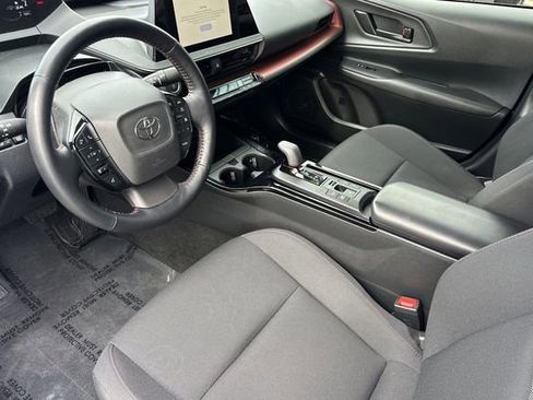 Used 2023 Toyota Prius Prime SE image 11