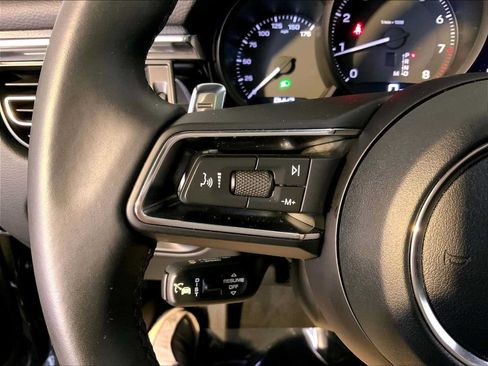 Certified 2026 Porsche Macan AWD/4WD image 27