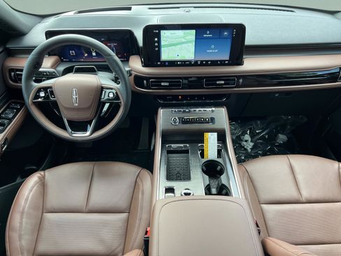 New 2026 Lincoln Aviator Reserve w/ Illumination Package RWD image 9
