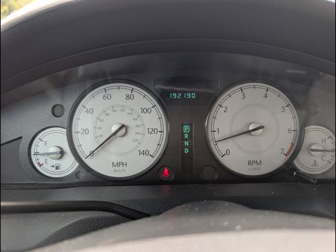 Used 2007 Chrysler 300 Touring w/ Comfort/Convenience Group RWD image 10