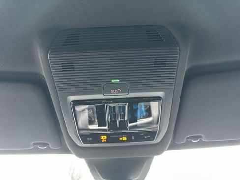 New 2026 Volkswagen Atlas Cross Sport SE image 25