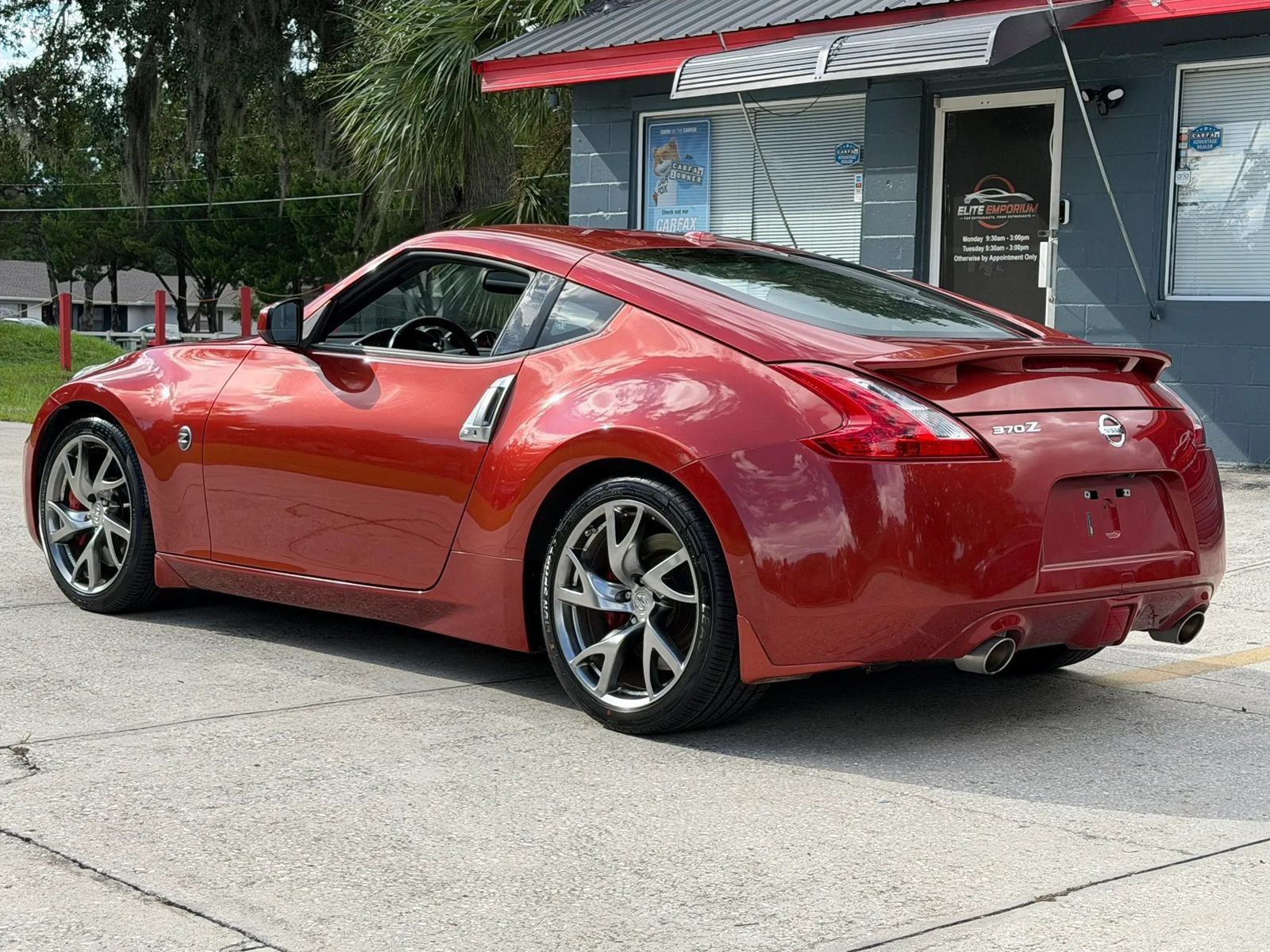 Used 2014 Nissan 370Z Touring w/ Sport Package RWD image 4