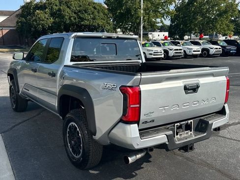 Used 2026 Toyota Tacoma TRD Off-Road w/ TRD Off Road Upgrade Package AWD/4WD image 6