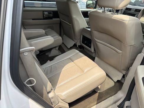 Used 2017 Lincoln Navigator Select AWD/4WD image 7