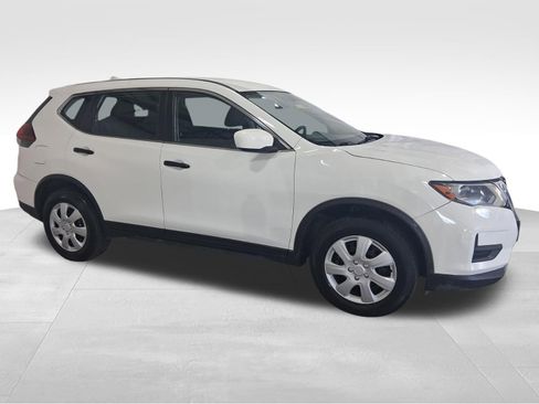 Used 2018 Nissan Rogue S AWD/4WD image 3