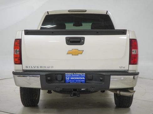 Used 2012 Chevrolet Silverado 1500 LTZ w/ LTZ White Diamond Edition AWD/4WD image 8