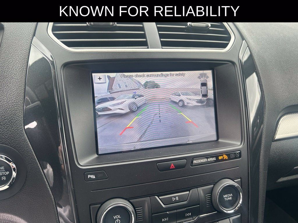 Used 2019 Ford Explorer XLT w/ Equipment Group 202A AWD/4WD image 22