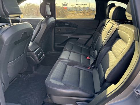 Used 2024 Lincoln Nautilus Reserve w/ Equipment Group 202A image 10