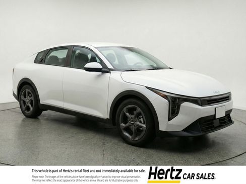 Used 2025 Kia K4 LXS image 1
