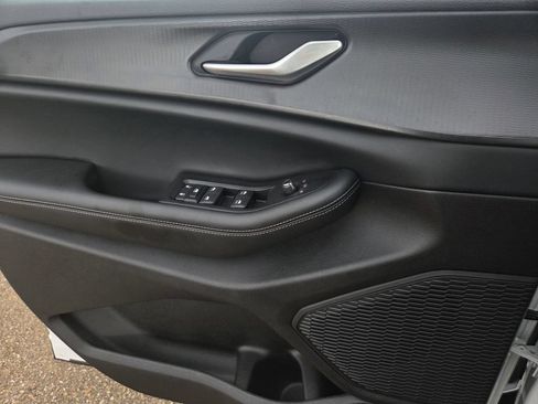 Used 2024 Jeep Grand Cherokee Altitude RWD image 17