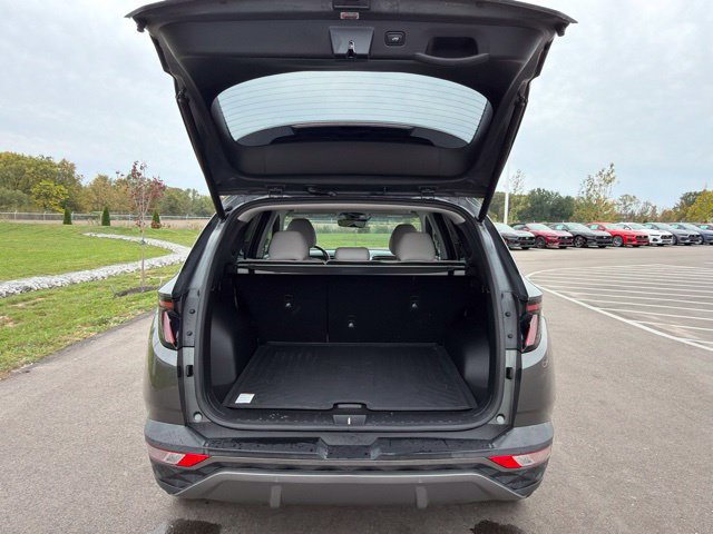 Used 2023 Hyundai Tucson Limited w/ Cargo Package AWD/4WD image 10