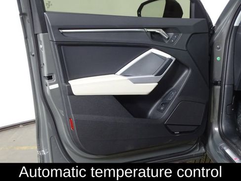 Used 2024 Audi Q3 2.0T Premium Plus image 18