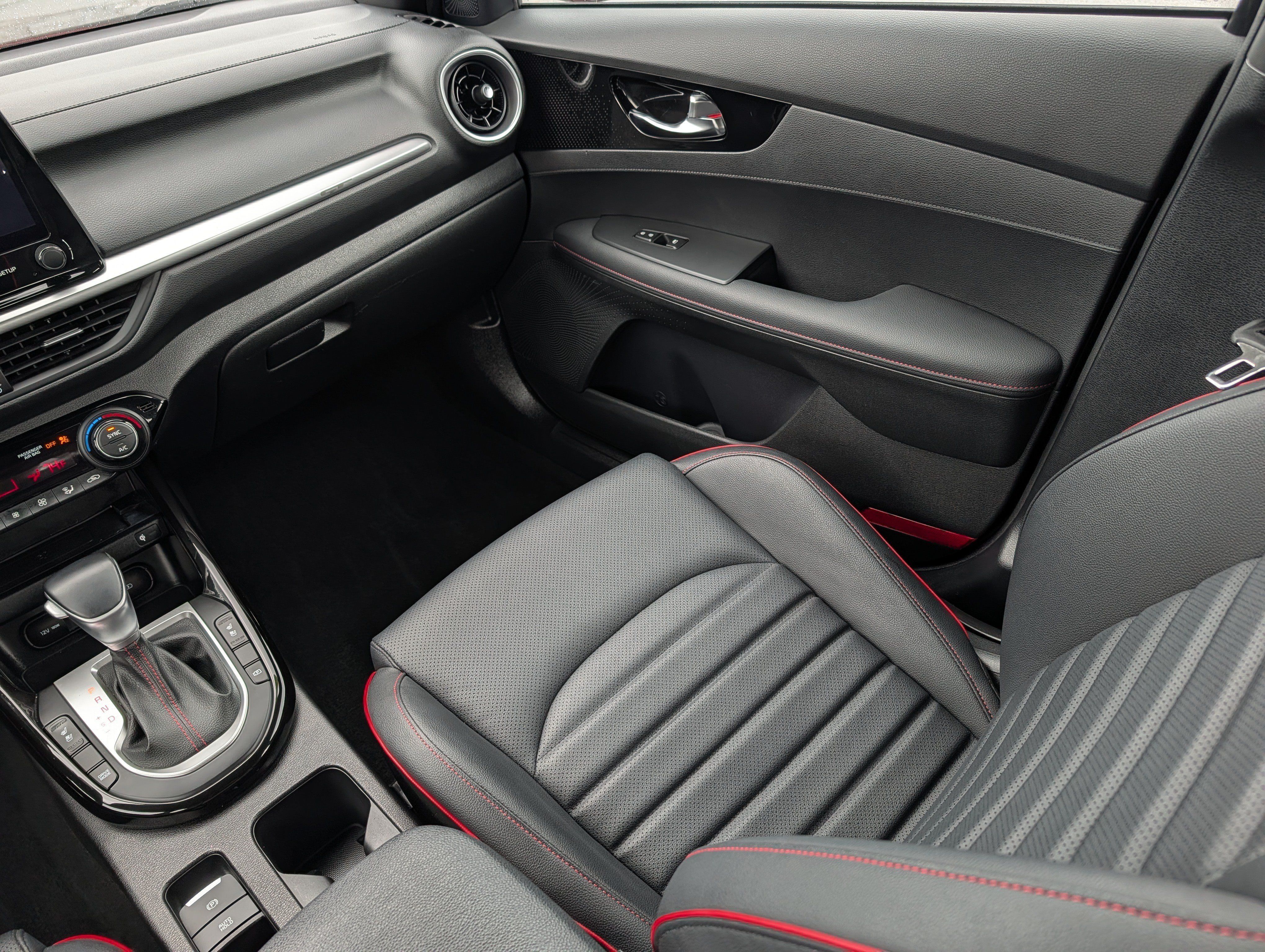 Certified 2022 Kia Forte GT w/ GT2 Package FWD image 11