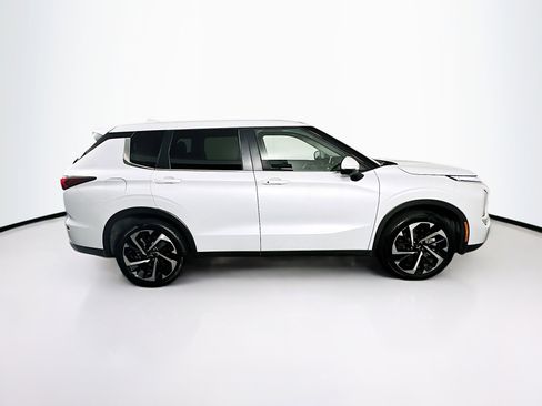 Used 2024 Mitsubishi Outlander SE image 10