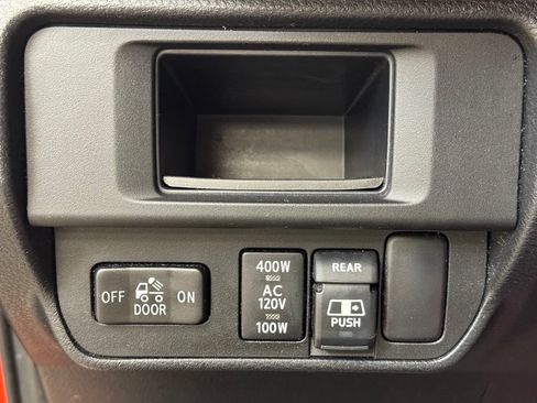 Used 2017 Toyota Tacoma TRD Sport w/ Premium & Technology Package AWD/4WD image 33