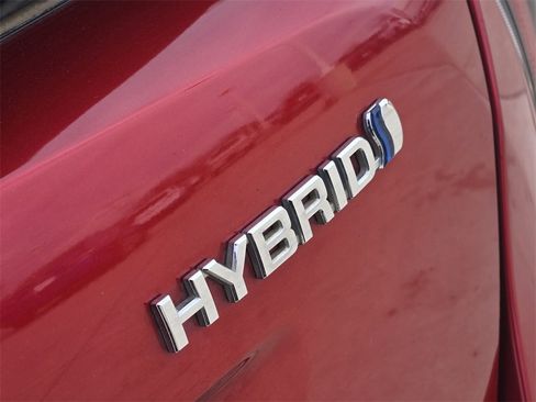 Used 2018 Toyota Prius Four Touring image 13