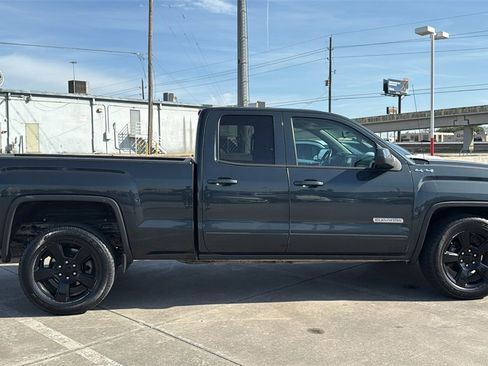 Used 2017 GMC Sierra 1500 SLE w/ SLE Value Package image 8