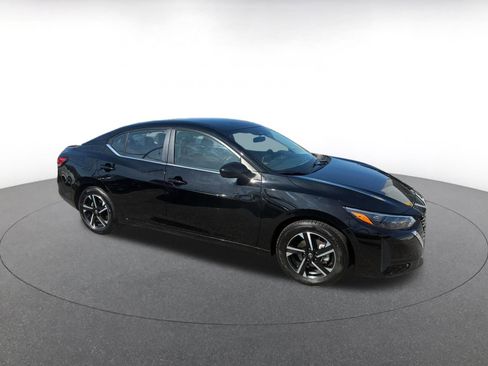 Used 2025 Nissan Sentra SV image 1