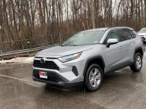 Used 2025 Toyota RAV4 XLE image 8