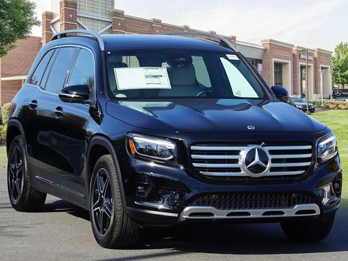 New 2026 Mercedes-Benz GLB 250 image 3