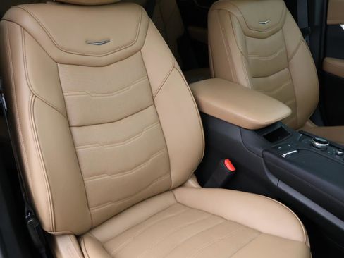 Used 2024 Cadillac XT6 Sport w/ Platinum Package image 23