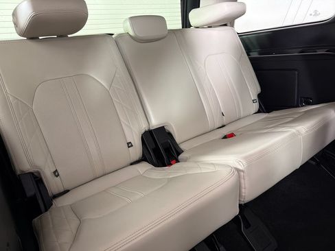 Used 2019 Ford Expedition Platinum AWD/4WD image 25