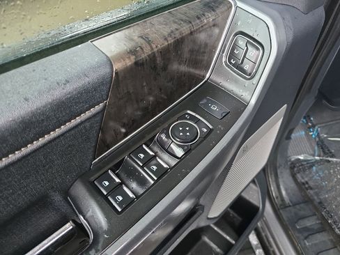 Used 2024 Ford F350 Lariat image 27